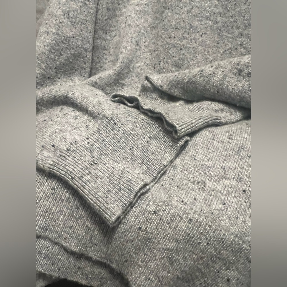 Cashmere Sweater - Picture 3 of 3